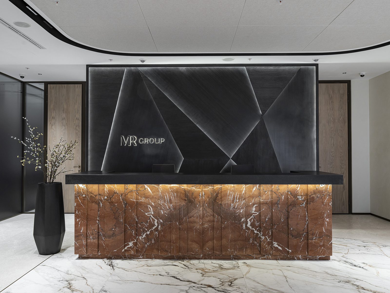 Офис MR Group — офисы, интерьер после отделки